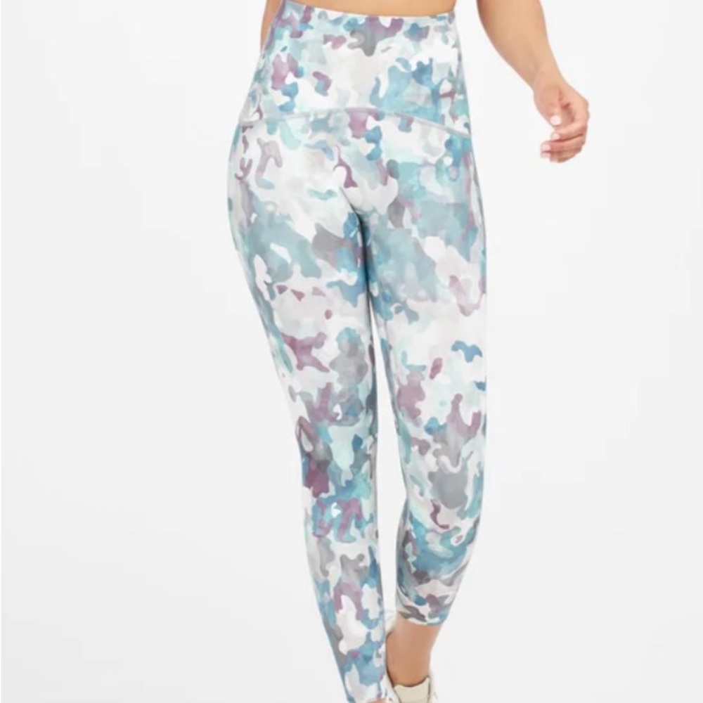 Spanx Booty Boost® Active Printed 7/8 Leggings